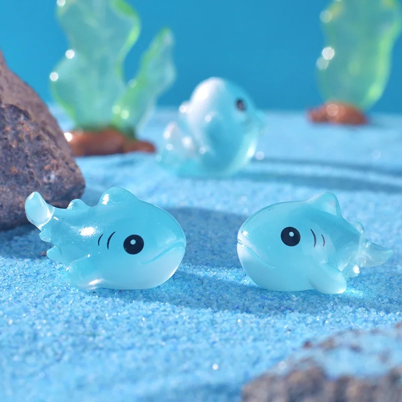 4 個発光サメ飾り海の魚の置物モデル DIY 家の装飾水族館 - Aquarium Fish Shark のレビューと価格